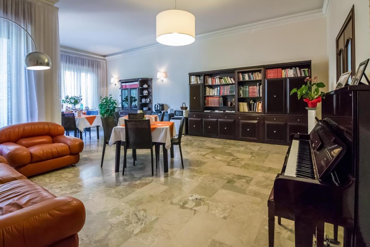 Villa Lazzari B&B Tra I Due Mari Малье Экстерьер фото