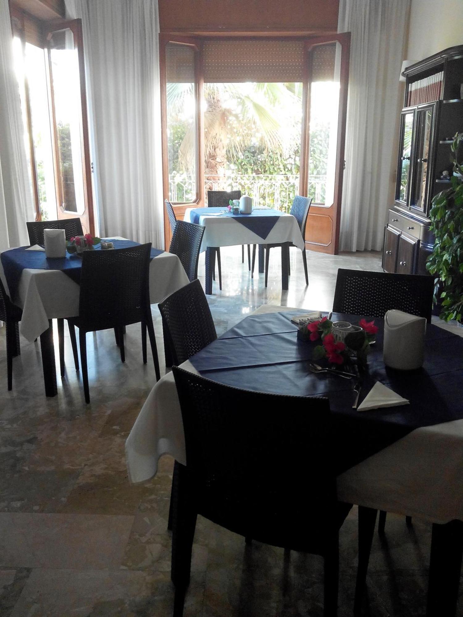 Villa Lazzari B&B Tra I Due Mari Малье Экстерьер фото
